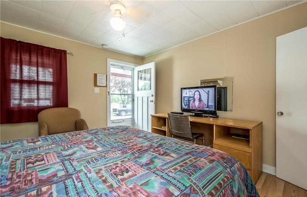 Regent Motel Room 10